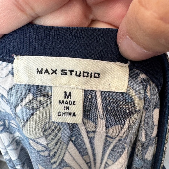 💎 Max Studio Floral Dress Navy - Picture 4 of 10